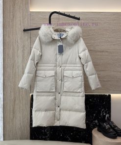P-8518 New Down Jacket ️Prada Triangle Logo Oversized Fox Fur Collar 90% White Goose Down Lon dtikdger