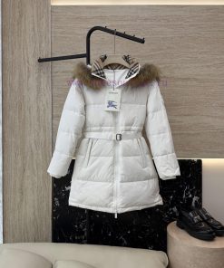 B8507 New Down Jacket ️Burberry Oversized Raccoon Fur Collar With Waistband 90% White Goo sqq1hikh