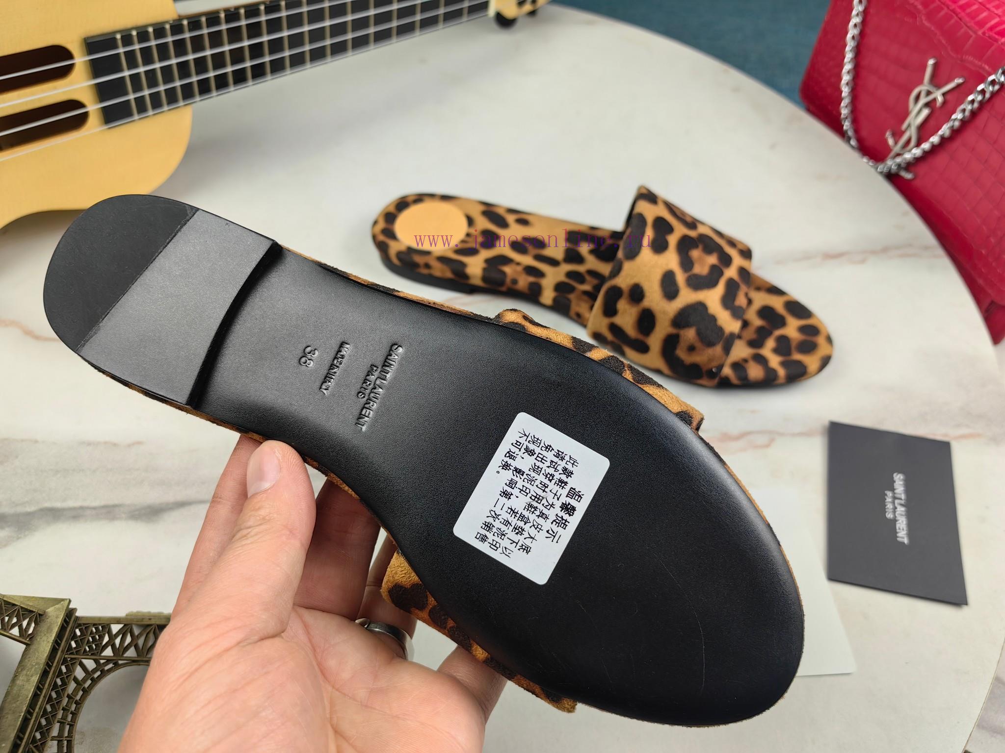 Saint Laurent Flat Sandals 2024 Early Spring Synchronized YSLLogo Letter Buckle DecorationClass tawymwt8 - Image 4