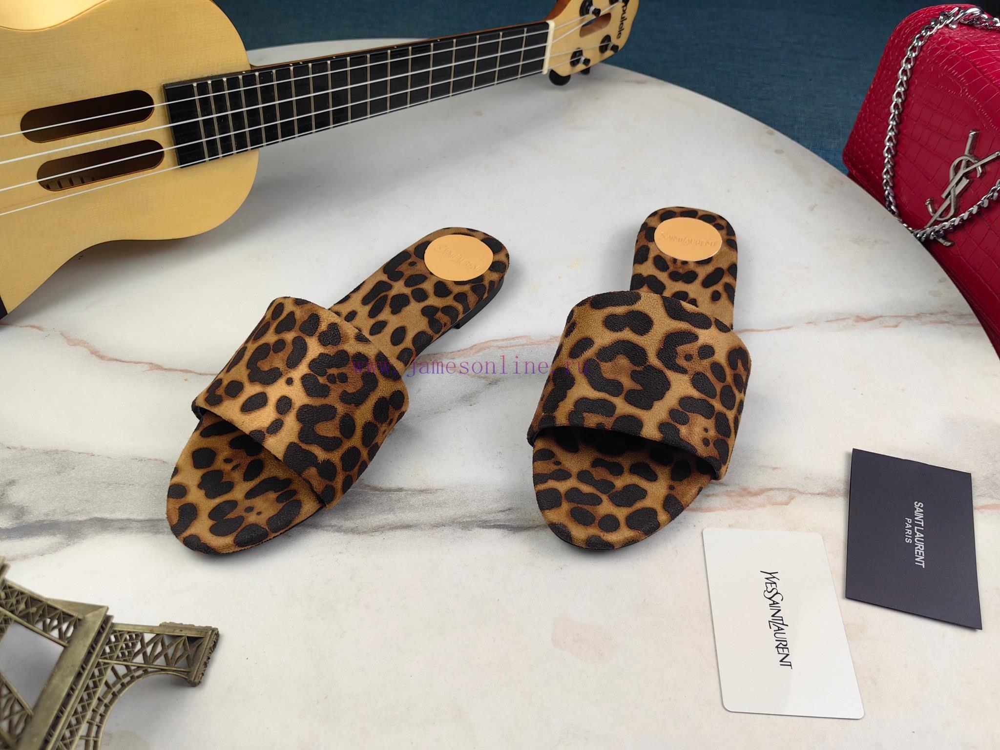 Saint Laurent Flat Sandals 2024 Early Spring Synchronized YSLLogo Letter Buckle DecorationClass tawymwt8 - Image 9