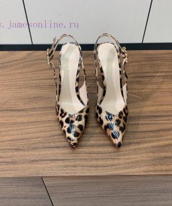 Gianvit Ross's New Diamond Heel Empty Sandals Create An Elegant And Feminine Look. On The Basis w0l99pt1