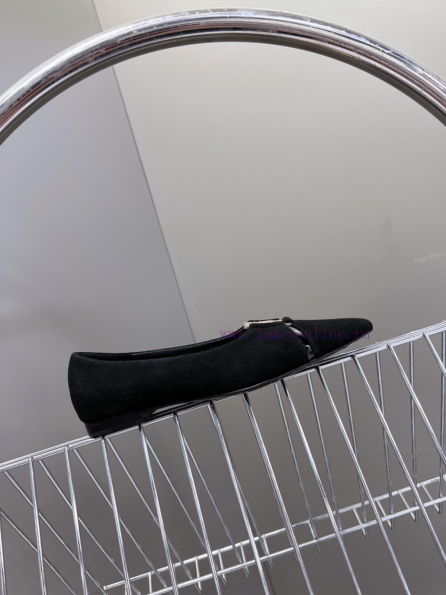 SAIN * LAURENT's New Spring And Summer Collection Has Been Released Featuring Pointed And Sexy ccpq45p1 - Image 6