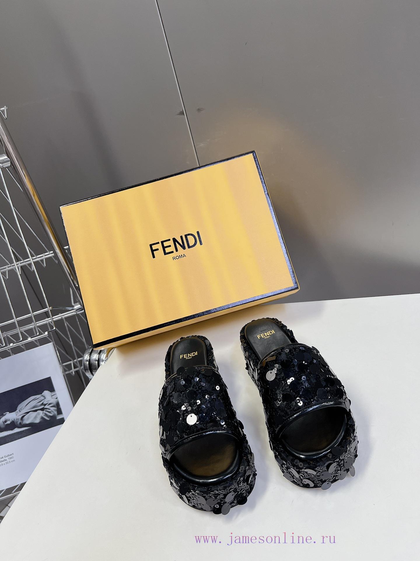 Fendi's Fashion Show Focuses On The Thick Soled Series With A New Product Launched. The Design m02mxp06