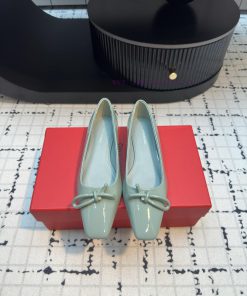 𝐅𝐄𝐑𝐑𝐀𝐆𝐀𝐌𝐎 Ferragamo's New Butterfly Bow Shallow Mouth Single ShoeThe Iconic Bow Buckle Thick Si 2ko9mqt3