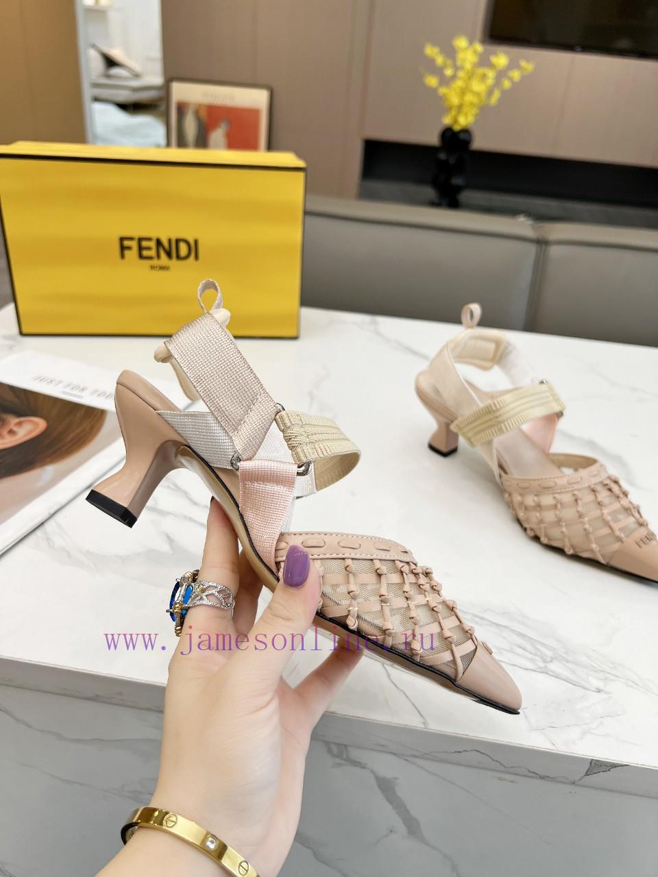 Fendi's New Women's Shoes Feature A Unique Design And A Perfect Interpretation Of Avant-garde S n9iqnbq2 - Image 2