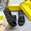 FENDI's Latest Popular Broadband Thick Soled Slippers Made Of Brown Denim Material With The Ico bnj35ki1