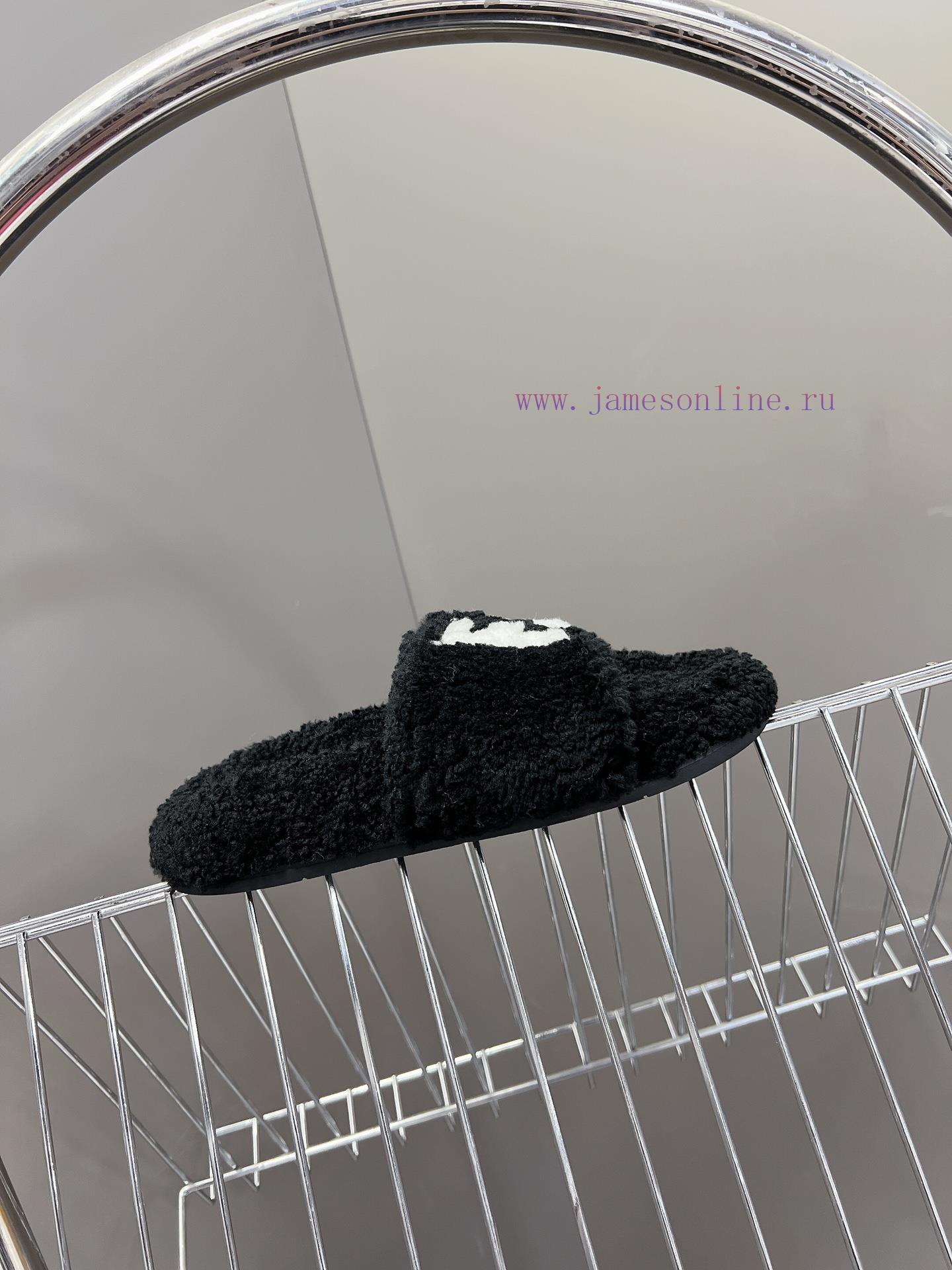 FENDI's New Autumn And Winter Fur Mop Is An Essential Item Every Autumn And Winter. Not Only Is l2zy57hw - Image 6