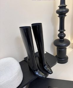 Saint Laurent High BootsThe Pointed Toe And Fine Heel Of The Single Item Complement Each Other o0bo3m05