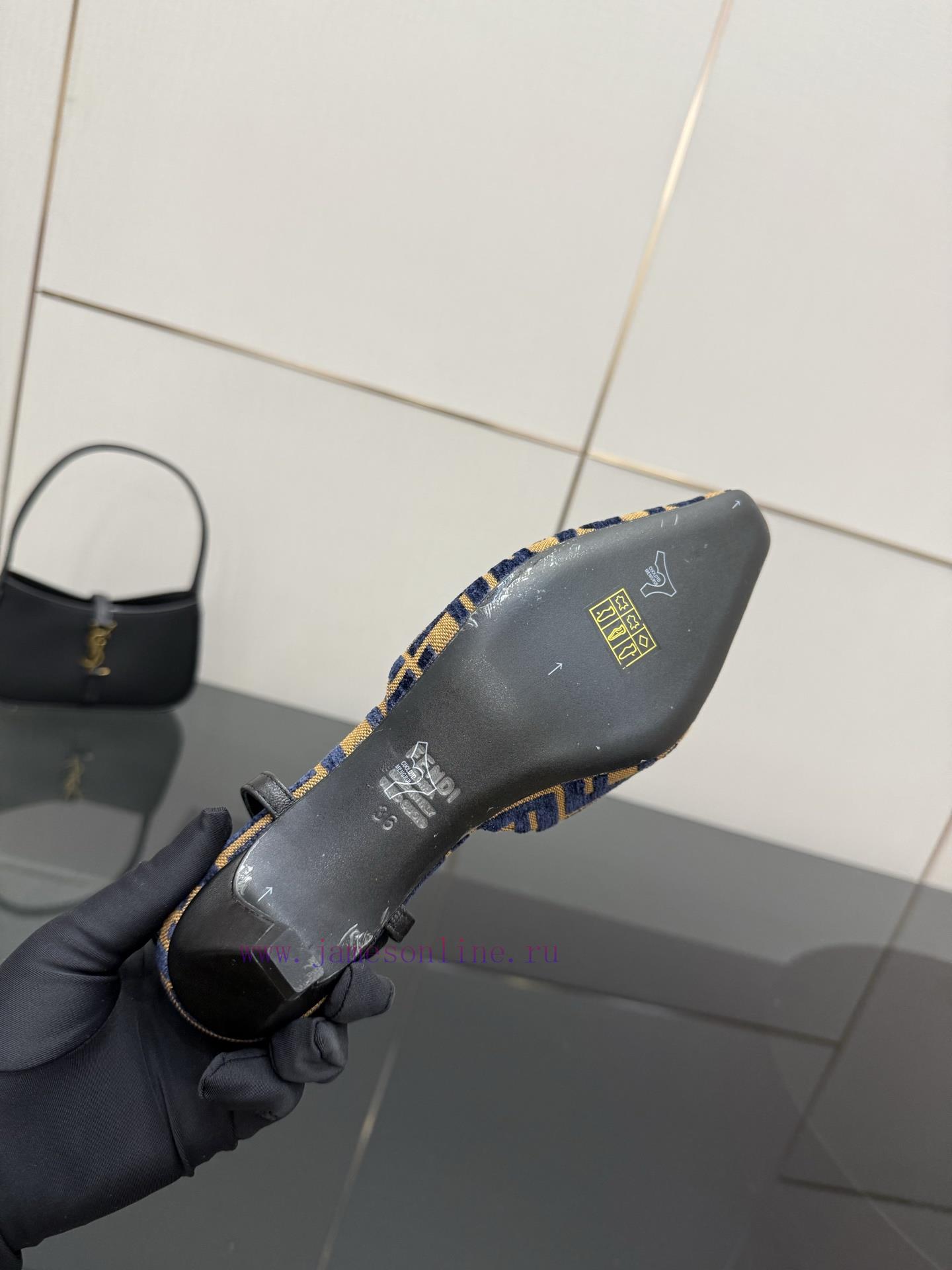 𝙁𝙀𝙉𝘿𝙄 New Fendi FFold Square Head Snell Dew Heel SandalsSquare Toe Open Heel Shoes With Origina o9ro5wmd - Image 10
