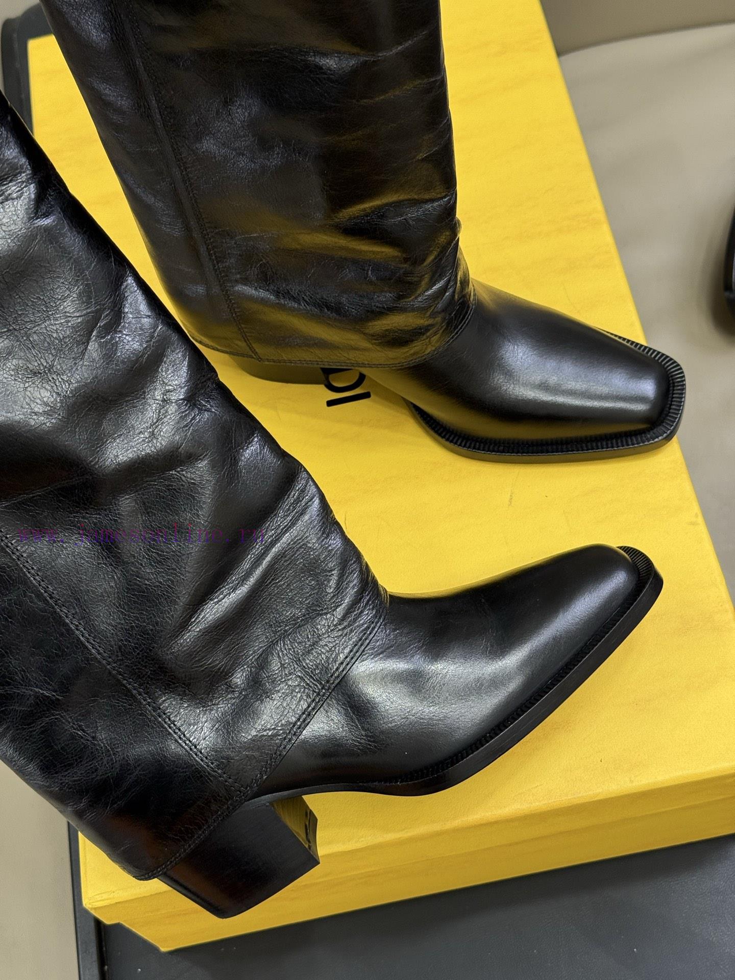 FENDI Pants And Boots Launch New Autumn And Winter ProductsFENDI # New Fendi Boots FENDI Pants py1b4dx9 - Image 9