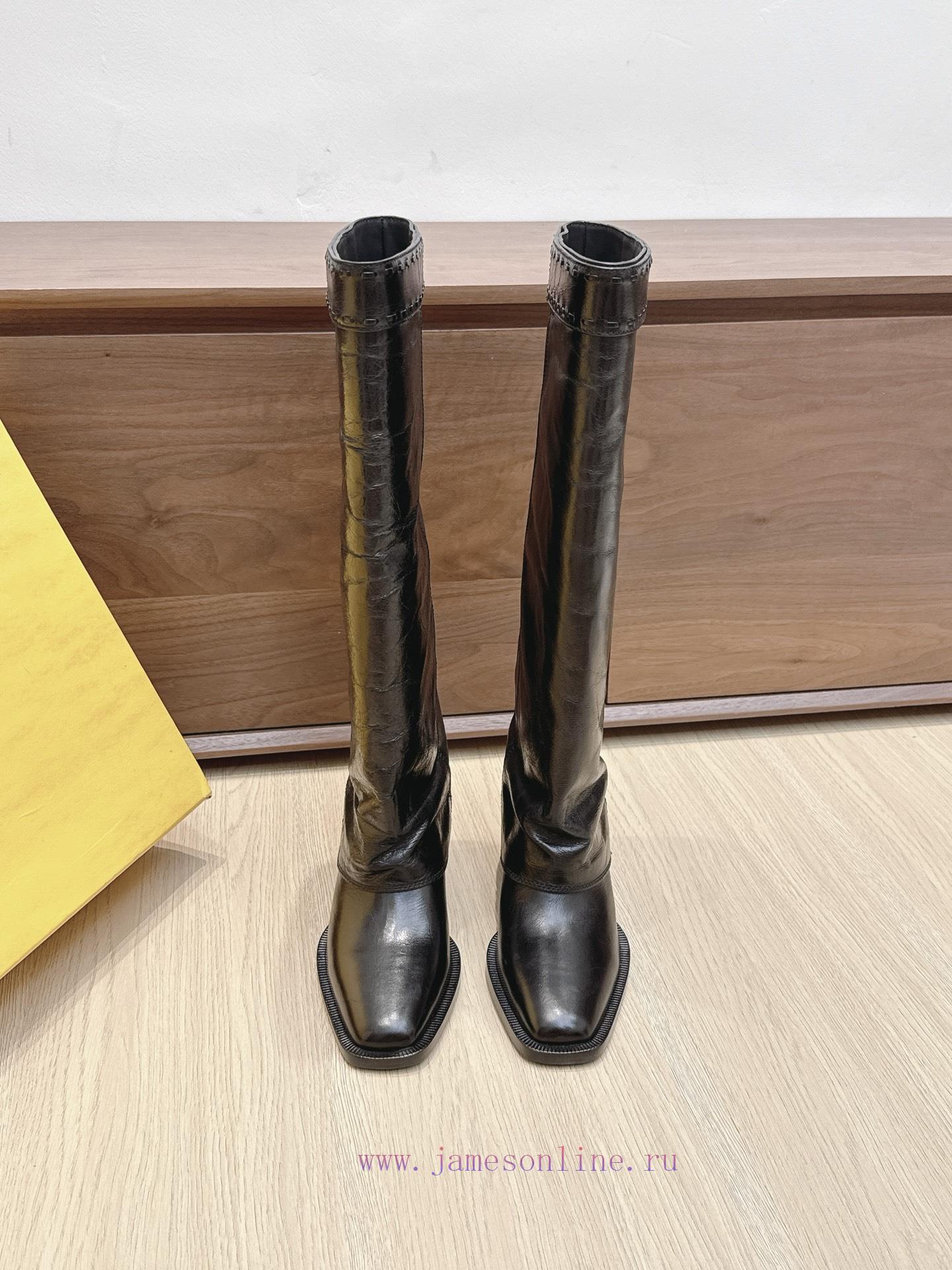 Purchasing GradeFendi's Classic Autumn And Winter Boots Have Become Popular Featuring A Combina 4gdu9zr4 - Image 2
