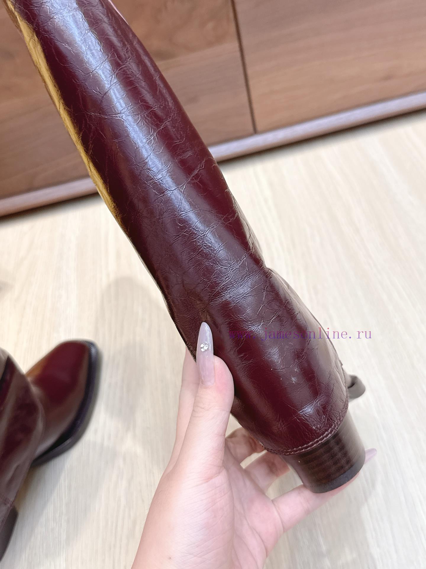 Purchasing GradeFendi's Classic Autumn And Winter Boots Have Become Popular Featuring A Combina 1luo03fd - Image 9