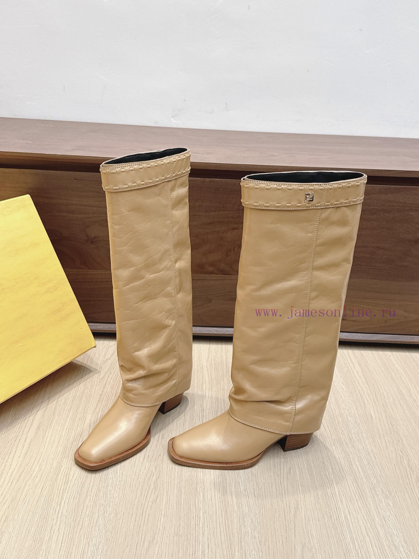 Purchasing GradeFendi's Classic Autumn And Winter Boots Have Become Popular Featuring A Combina pvk7eoei - Image 3