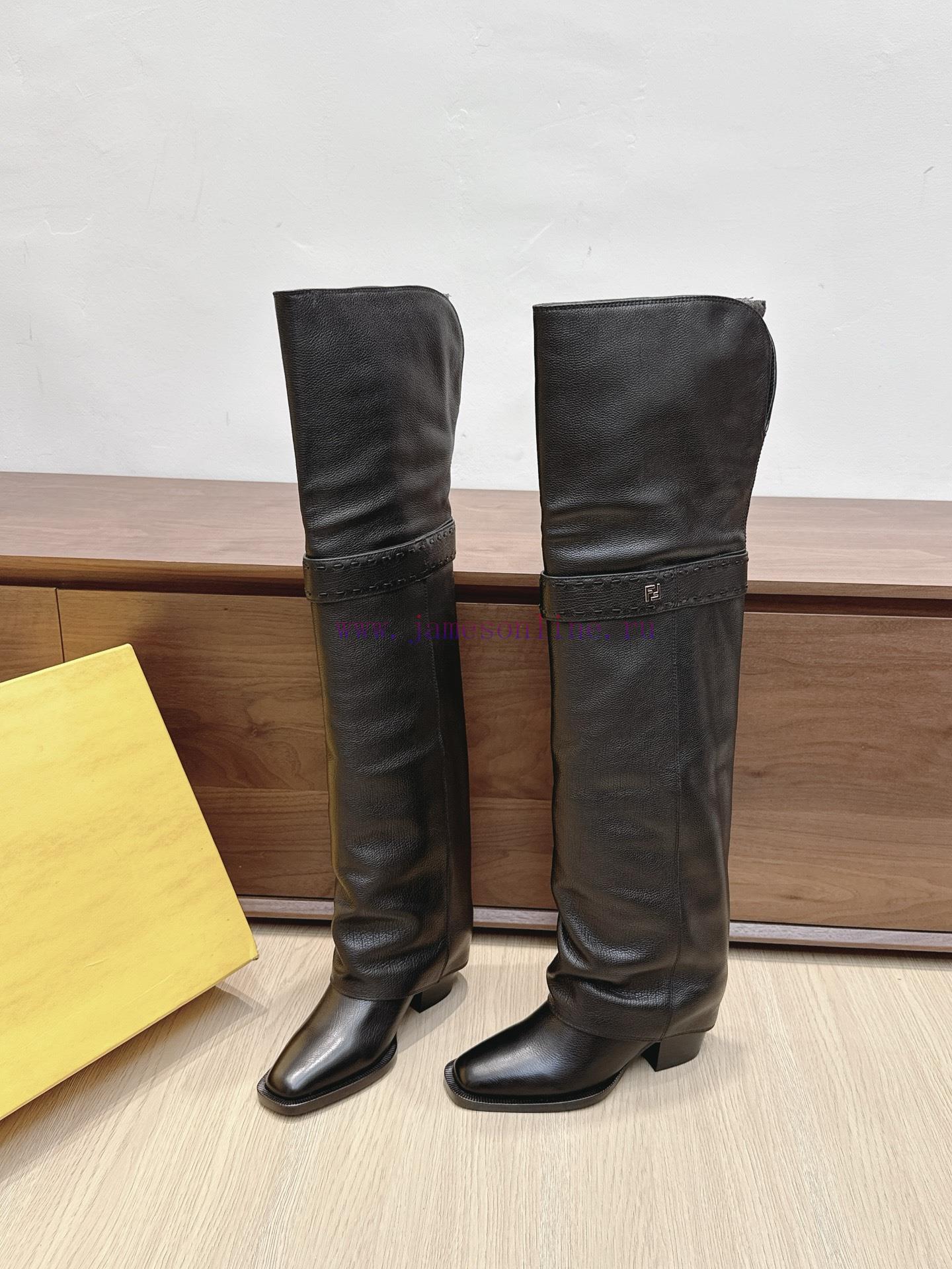 Purchasing GradeFendi's Classic Autumn And Winter Boots Have Become Popular Featuring A Combina suz7ysjq - Image 3