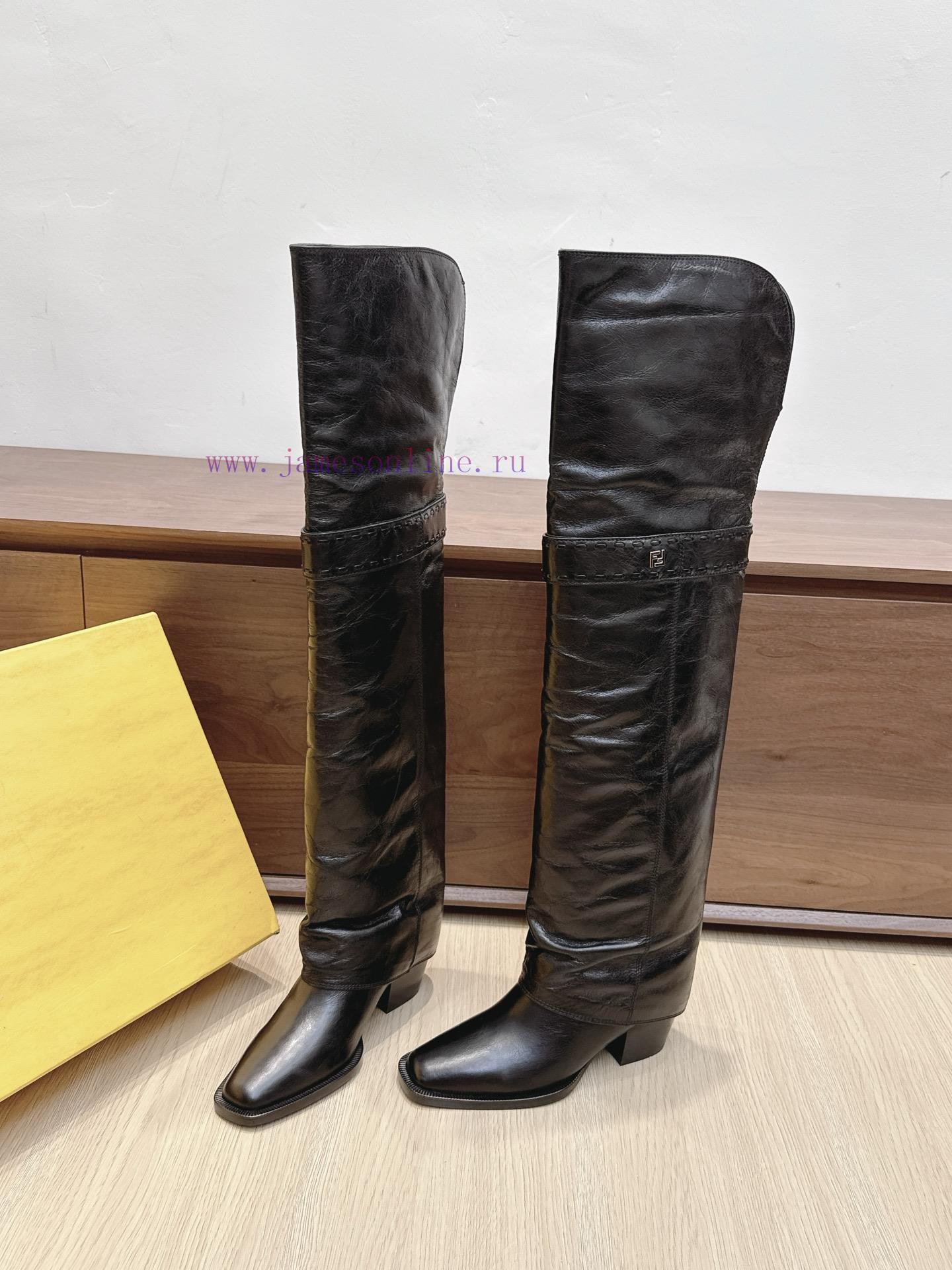 Purchasing GradeFendi's Classic Autumn And Winter Boots Have Become Popular Featuring A Combina sdz07fgx - Image 3