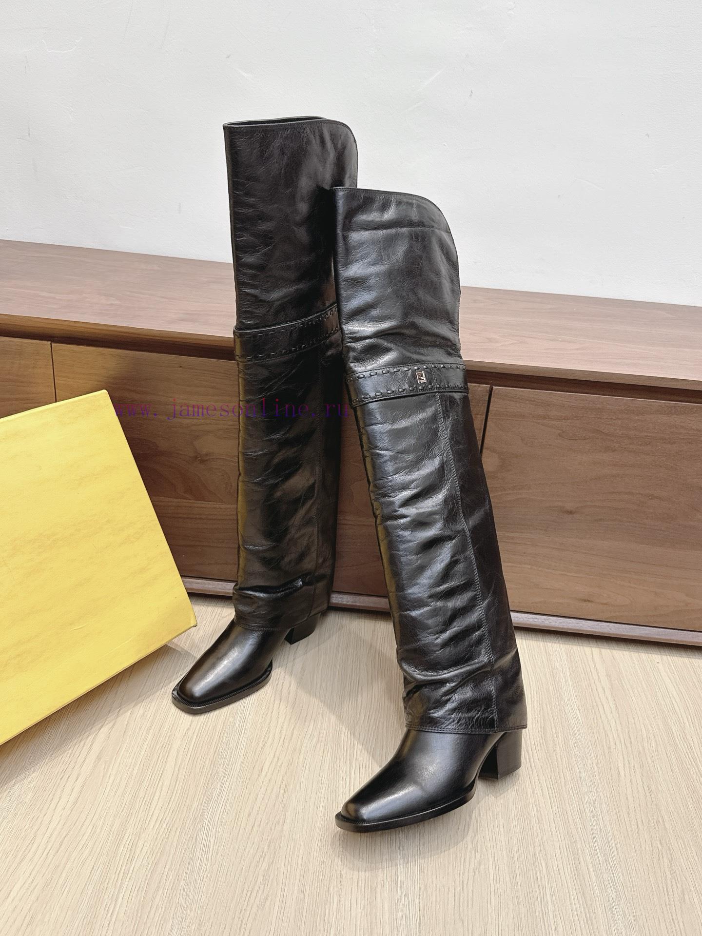 Purchasing GradeFendi's Classic Autumn And Winter Boots Have Become Popular Featuring A Combina sdz07fgx - Image 5