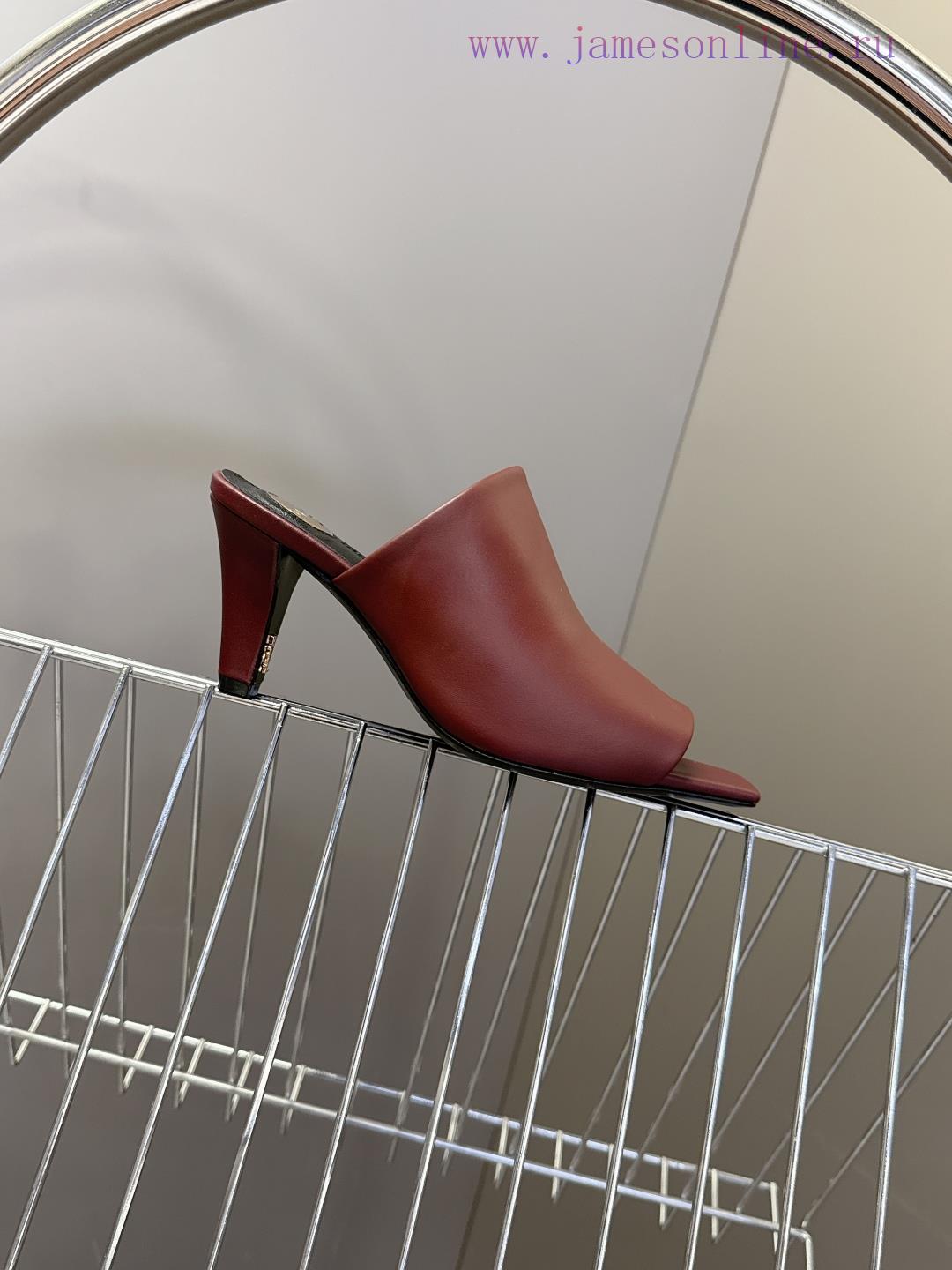 SAINT LAURENT Autumn/Winter Fashion Show Coarse Heel ShoesAmong The Countless Celebrities And F eccduk3t - Image 6