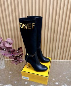 2025 Fashion Show New FENDI Hollowed Out Thick Heel Boots With 2 Different Fabrics Are Super Po gedn8uvz