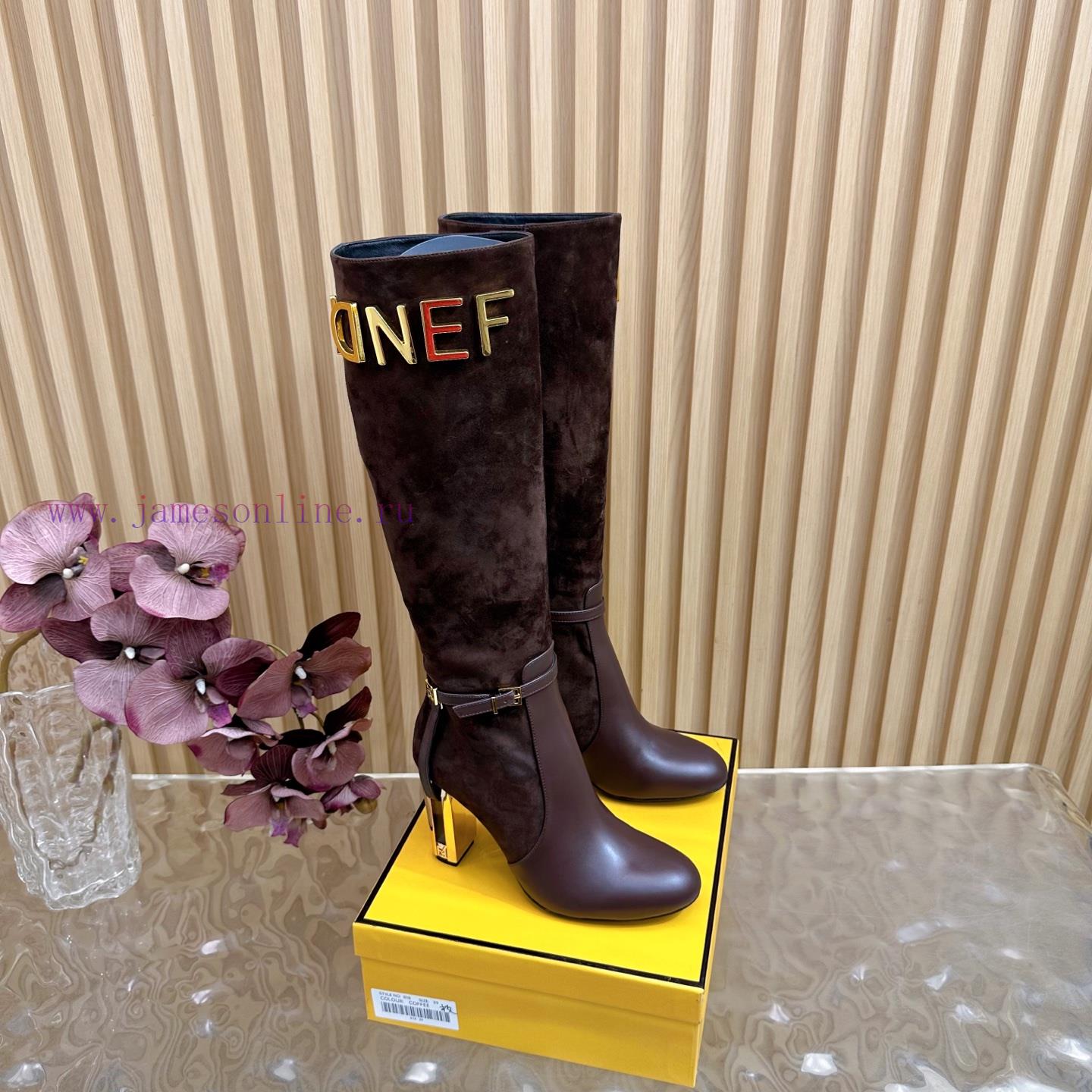 2025 Fashion Show New FENDI Hollowed Out Thick Heel Boots With 2 Different Fabrics Are Super Po 6e6nmp4q - Image 2
