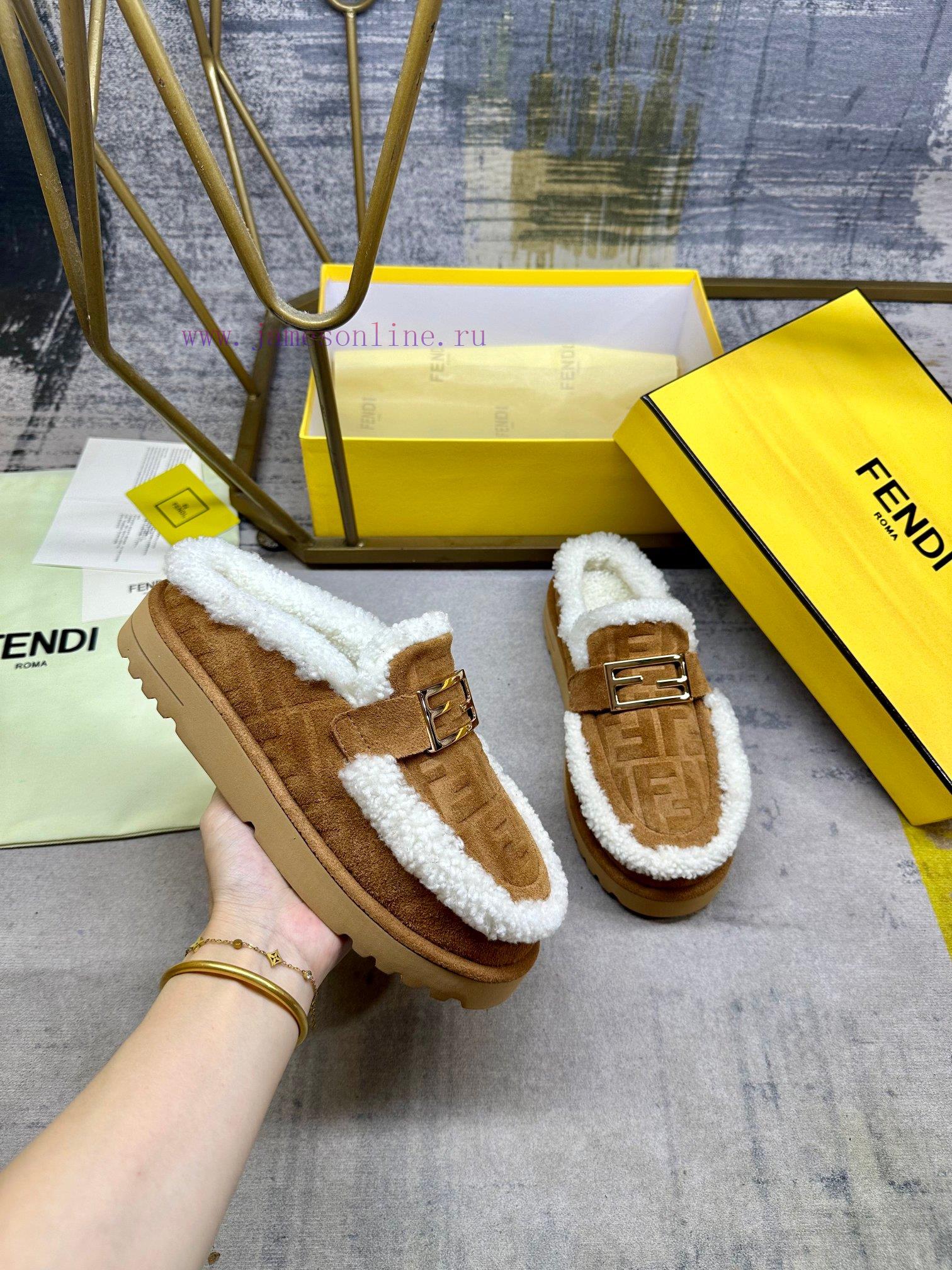 FENDI's Latest Casual Round Toe Flat Half Slippers Are Made Of Brown Suede Material With Raised 9dwzm6z4