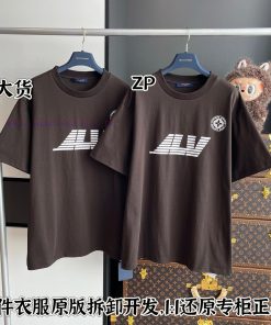 LV's New Printed Short Sleeved Clothing From 25 Years Ago Was Developed And Crafted By Zp. The qh7cbt3l