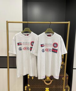 Gucci Badge Printed Short Sleeved Shirt ⚠️ Complete Packaging And Shipping Of The Entire Piece 3oe0zfl1