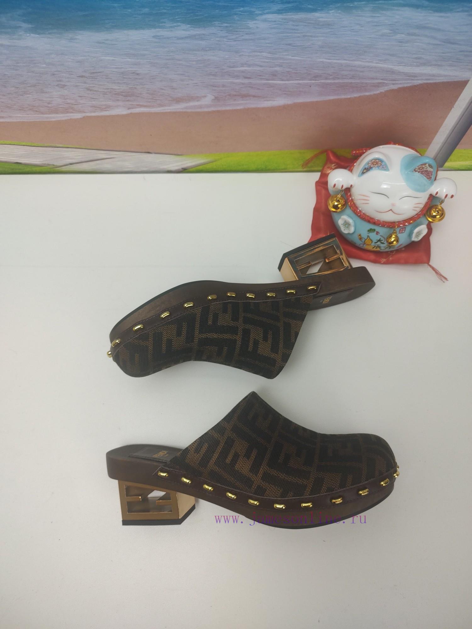 Fendi Spring Edition Is The First To Be Released Inspired By The Classic Wooden Soled Baguette dnxsqqxp - Image 7