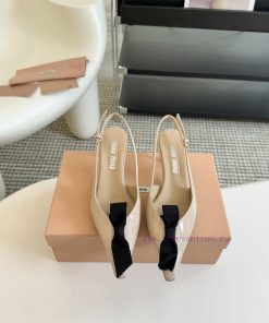🫰Miumi Miumi 24/Spring/Summer Fashion Style Cat And SandalsThe Pointed End Of The Market Versio yga7iebz