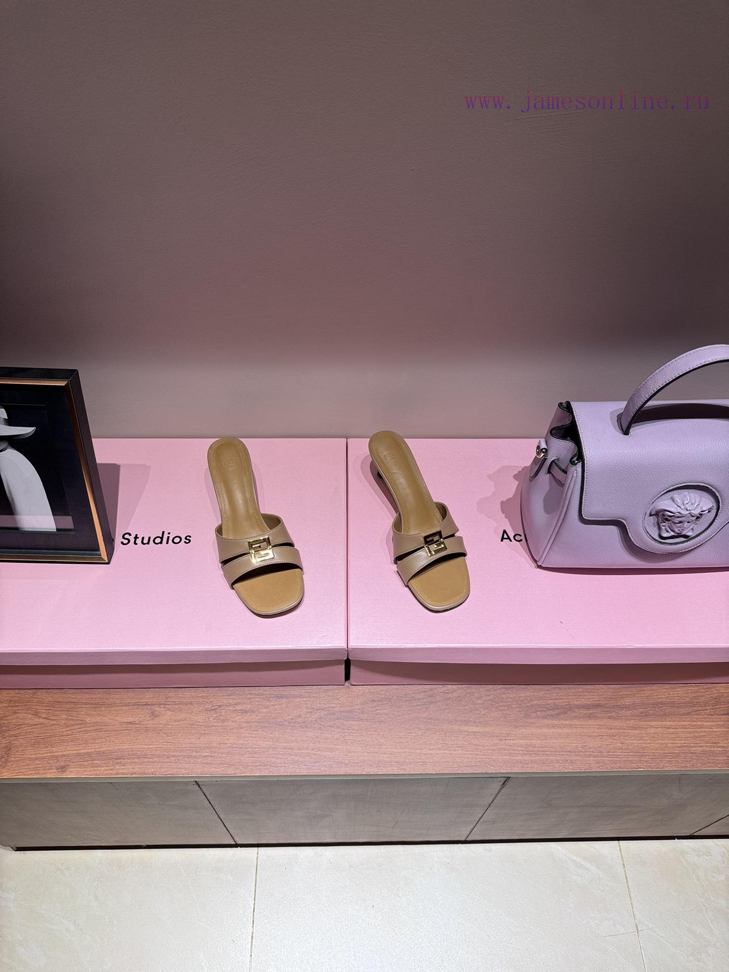 The MostFendi 24ss New Round Head FF Gold Buckle Hollowed Out Slim Heel High-heeled SlippersFen zznt9do2 - Image 3