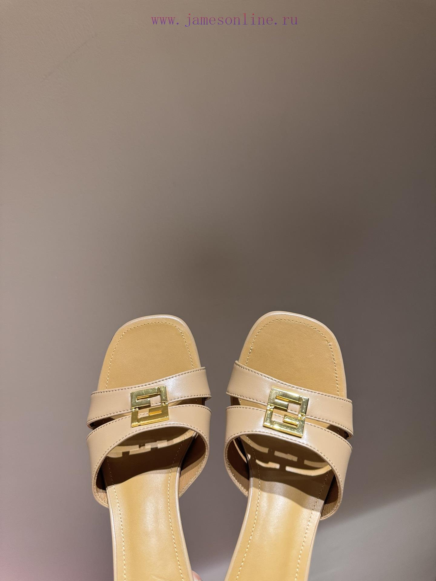 The MostFendi 24ss New Round Head FF Gold Buckle Hollowed Out Slim Heel High-heeled SlippersFen zznt9do2 - Image 9