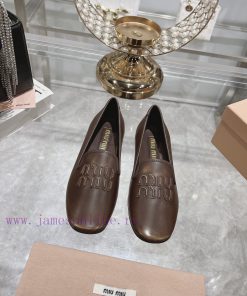 Miumiu 2024 Spring/Summer New Collection Retro Distressed Square Toe Mueller Single Shoes Slipp 35plq2zg