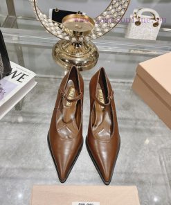 Miu Miu Fashion Show 24 Spring/summer New Item Hollowed Out Single Shoe 🫅The Runway Show Is A P cn75chb4