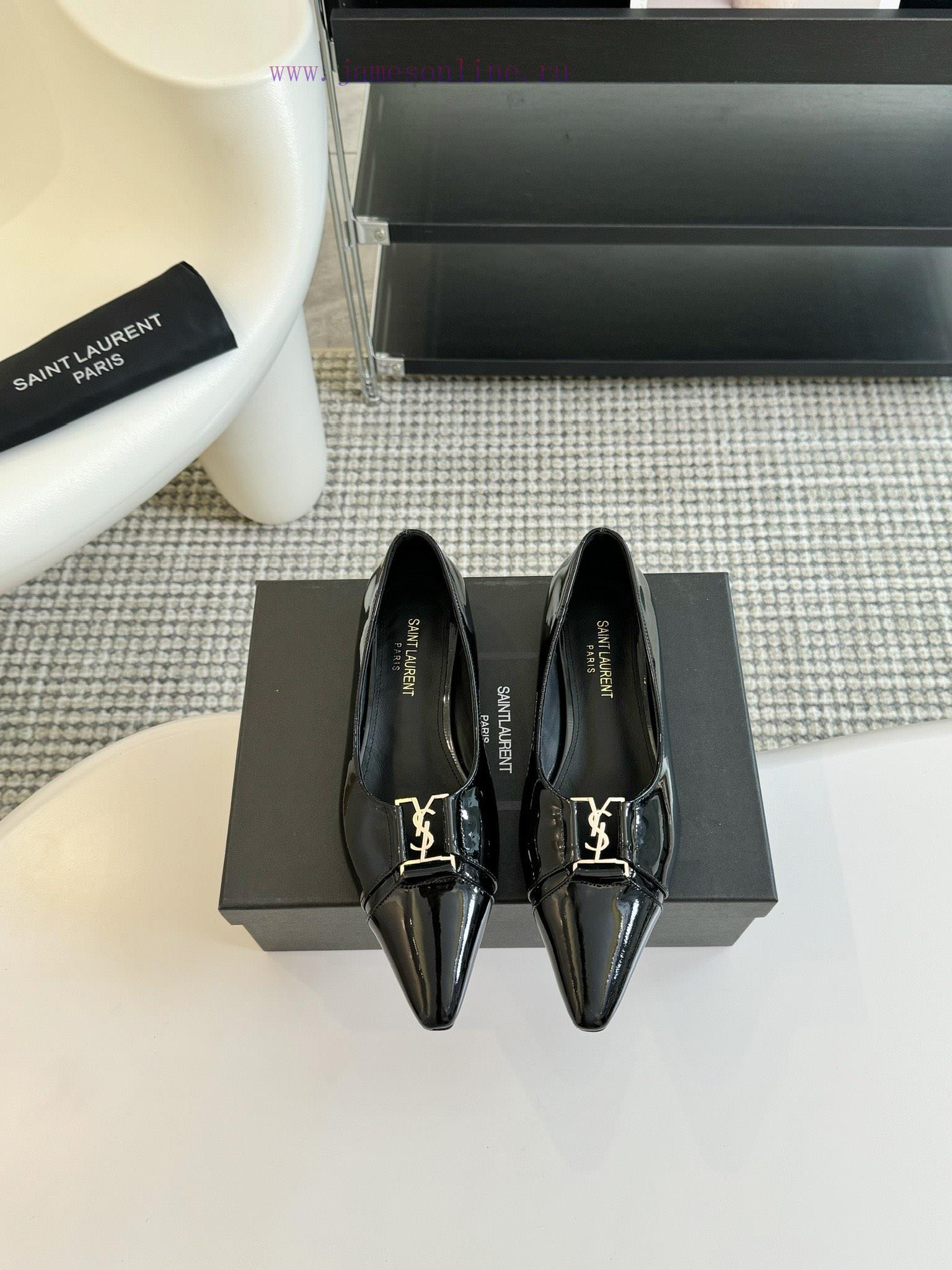 SAINT LAURENT YSL Pointed Flat Sole Single ShoeWho Loves These Retro Animal Patterned Flat Shoe zzxmtl6v