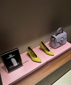 The MostFendi 24ss Fendi Series Double FF Square Head High Heel SandalsFeaturing A Tapered Toe fgpy2ykw
