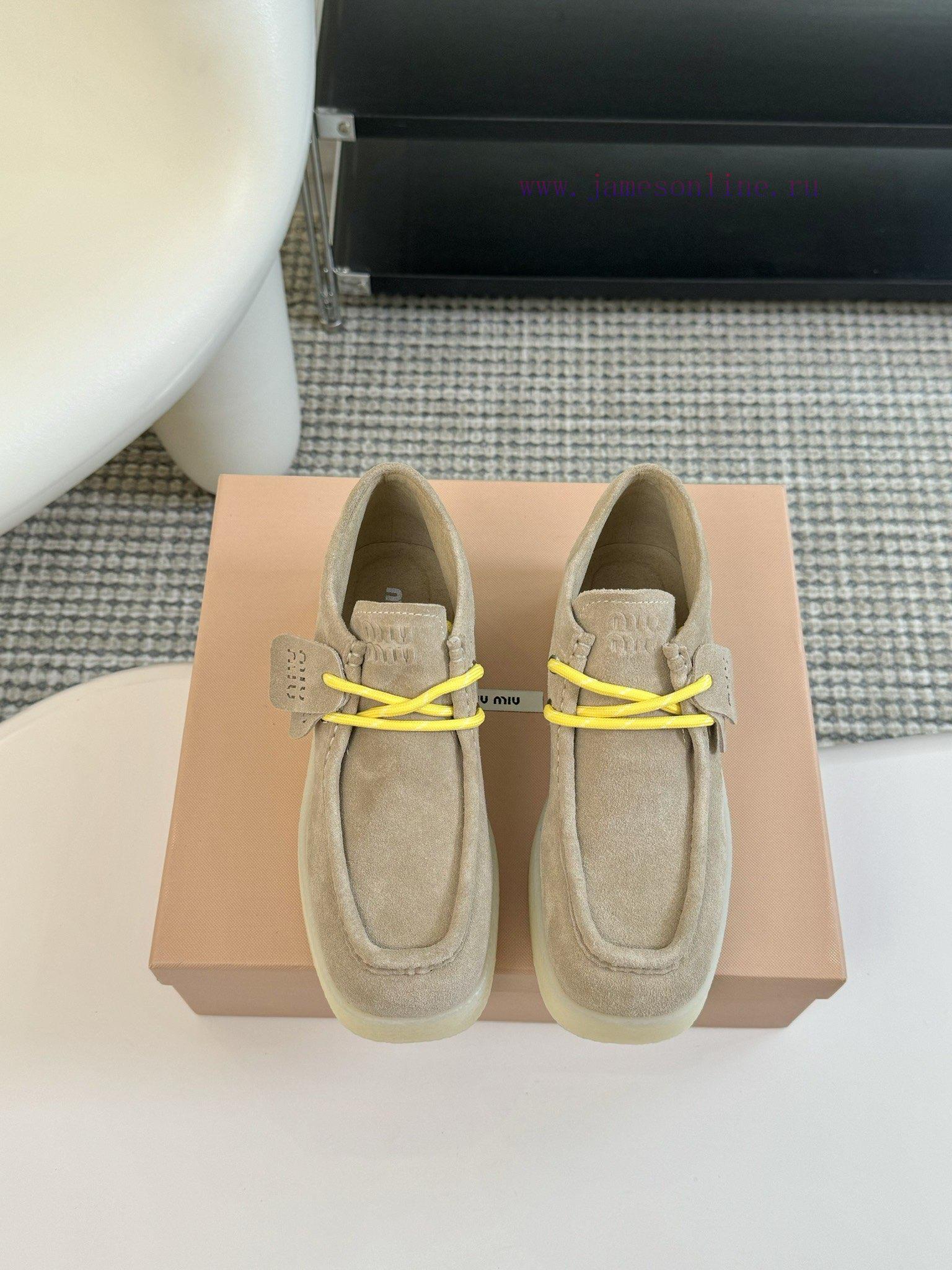 MiuMi's New Autumn And Winter Thick Soled Short BootsMiu Miu's New Design Is About To Be Releas b2fgmfah