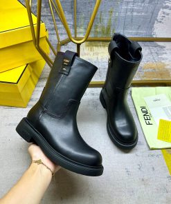 FENDI's Latest Popular Knight Midsole Boots Made Of Black Cowhide Fabric With Metal Buckle Deta l4rnq4if