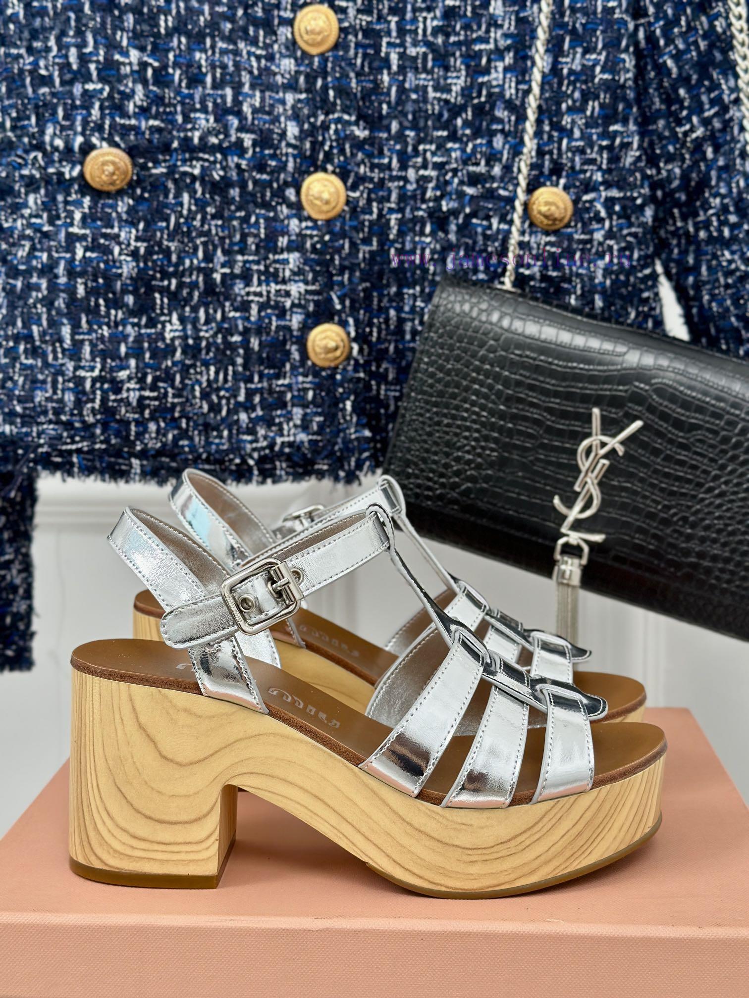 MIU MIU/Miu Miu Classic Waterproof Platform Thick Heel Pig Cage SandalsThis Sandal Is Really Cu 4svbb9mn