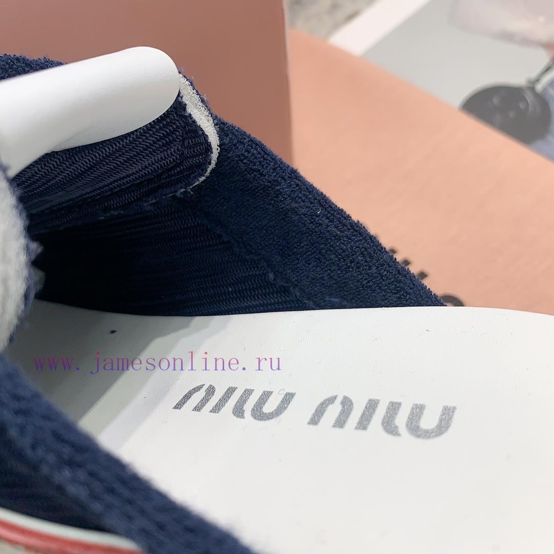 Miu Miu's 2024 Autumn And Winter New Couple's Sports Shoes Have A Low-key And Simple Design Wit lbk1tfrh - Image 6