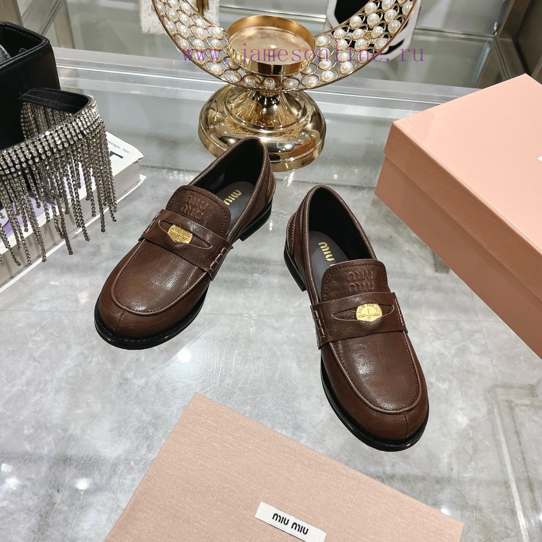 The Newly Released Flat Bottomed Coin Loafers By Miumiu In Spring Are Worth Recommending With A lmni55fl - Image 4