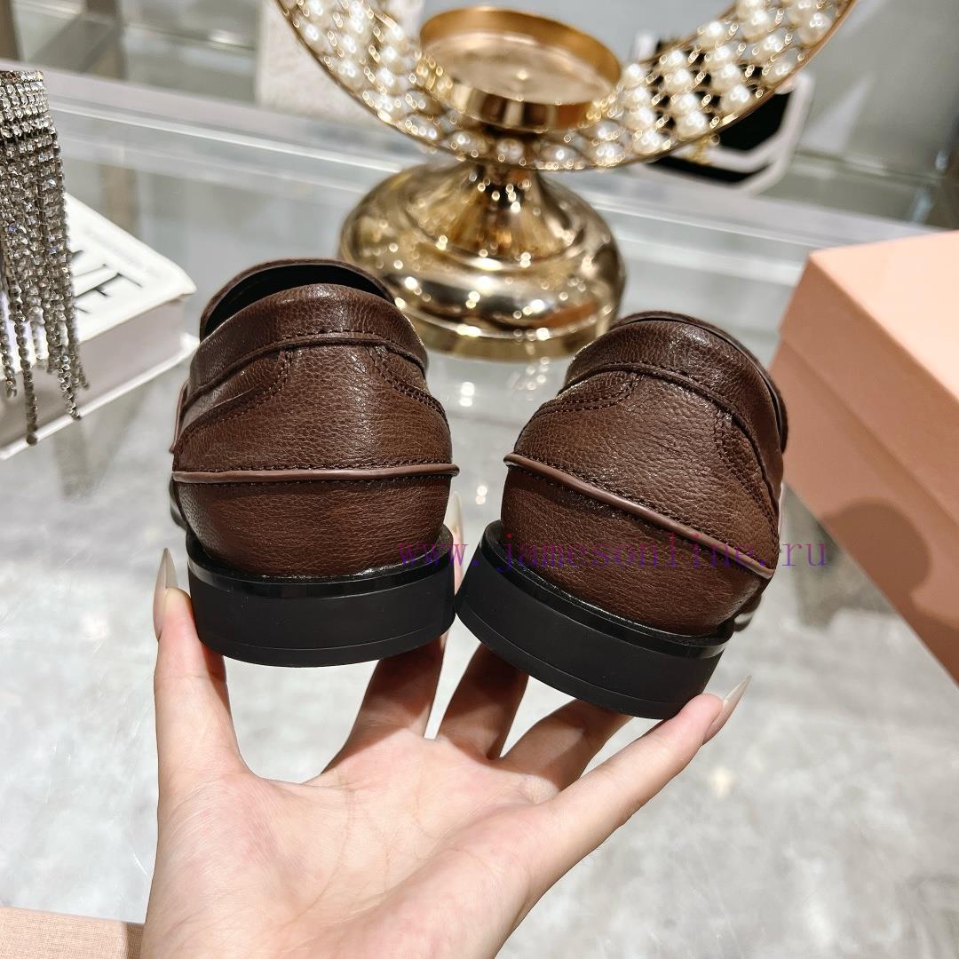 The Newly Released Flat Bottomed Coin Loafers By Miumiu In Spring Are Worth Recommending With A lmni55fl - Image 9