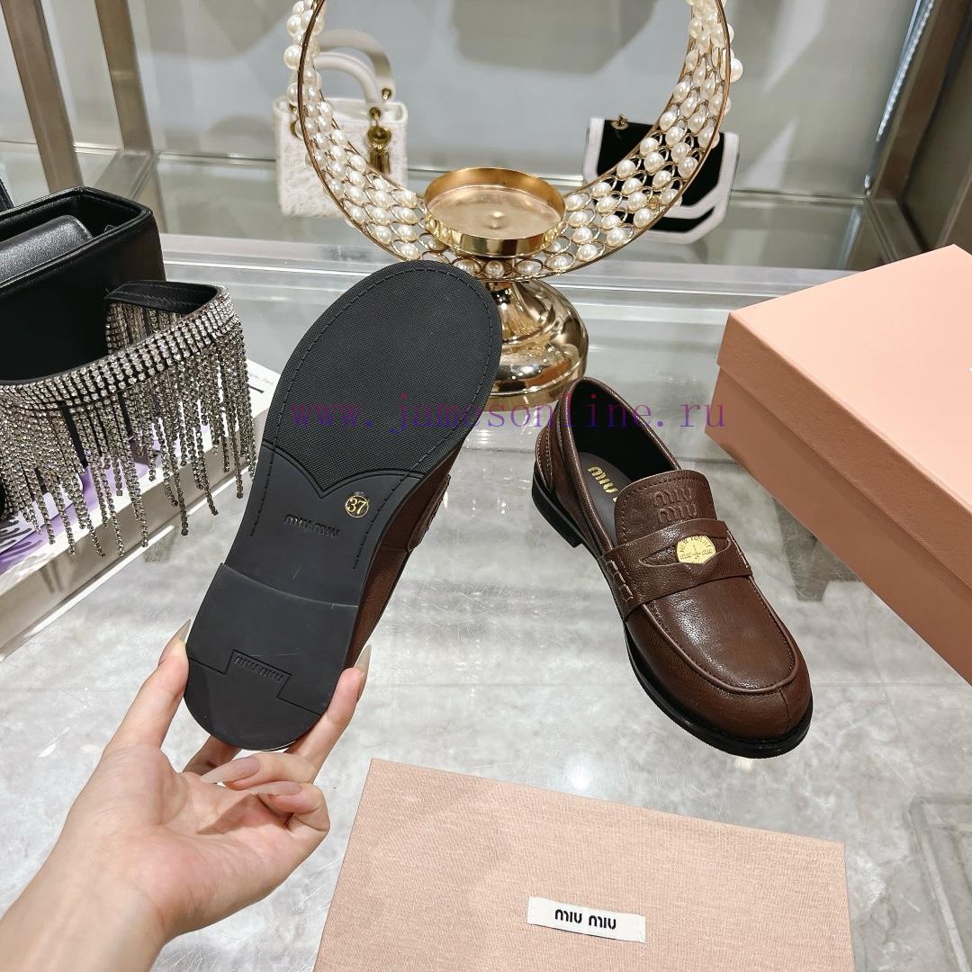The Newly Released Flat Bottomed Coin Loafers By Miumiu In Spring Are Worth Recommending With A lmni55fl - Image 10