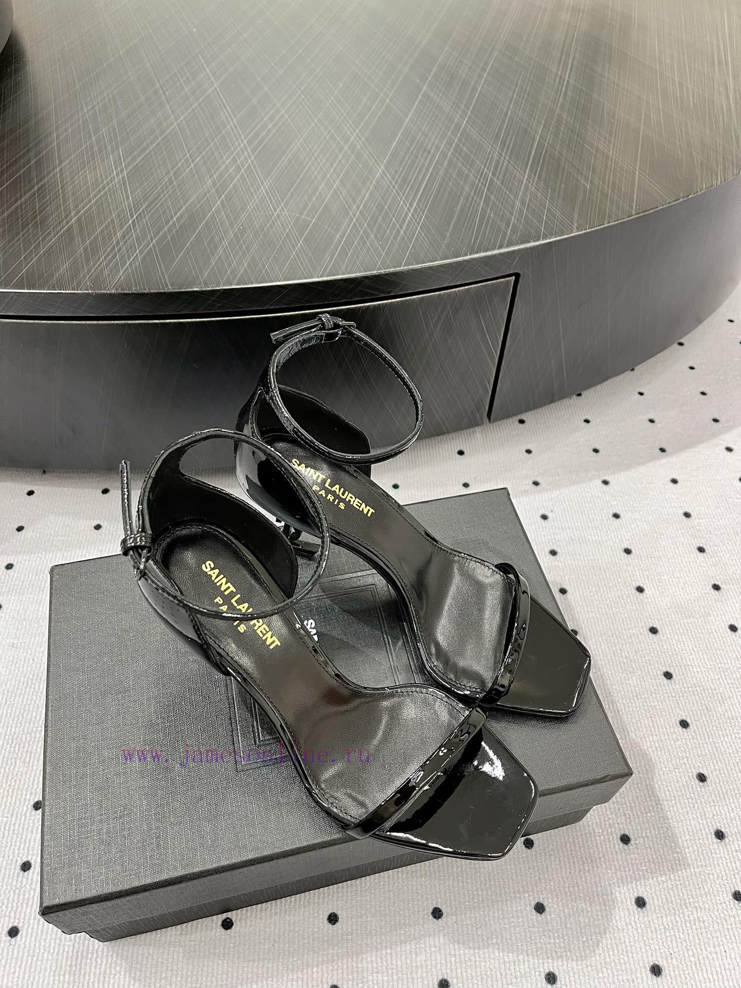 𝑺𝒂𝒊𝒏𝒕𝑳𝒂𝒖𝒓𝒆𝒏𝒕 Black Gold High Heels Which Girl Doesn't Love Them They Really Decorate Her Leg Sh k6565jho - Image 6