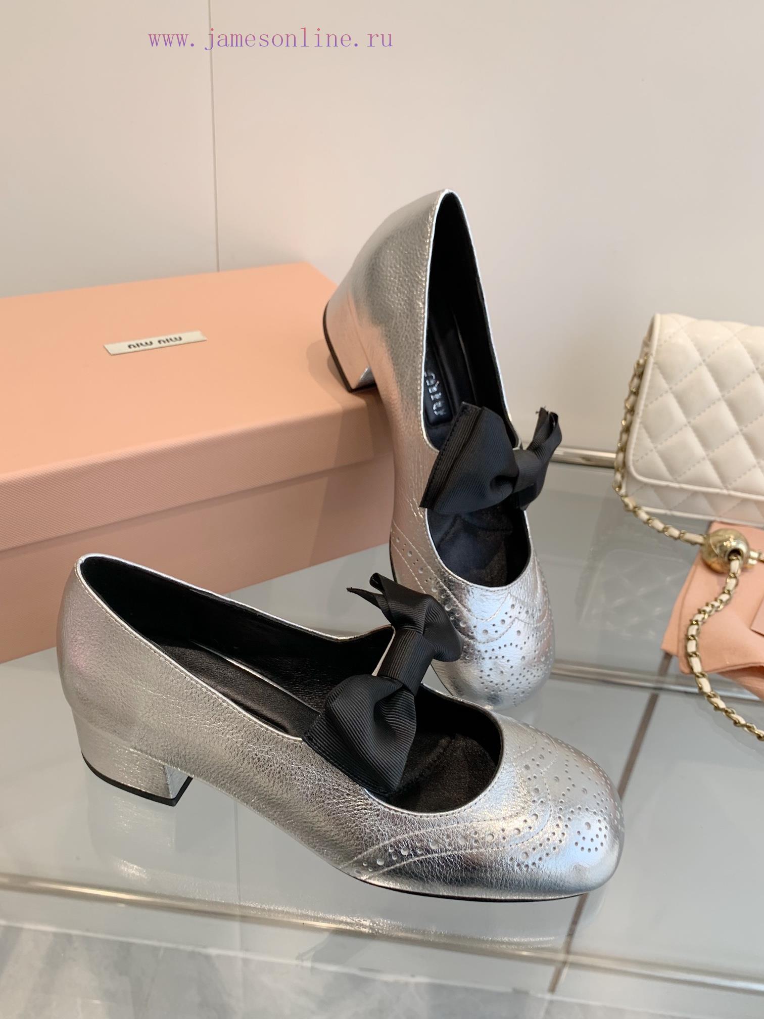 MIU MIU SS25 Early Spring Fashion Show New Coarse Heel Round Toe Mary Jane Bow Elastic Band Sin 4e17o0l7 - Image 9