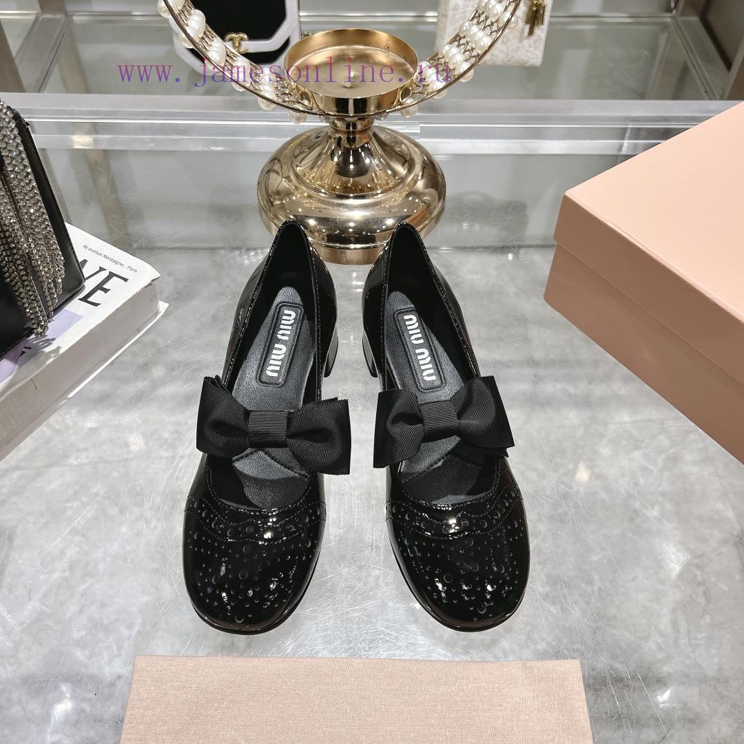Top TierMIU MIU SS25 Early Spring Fashion Show New Retro Thick Heel Round Head Mary Jane Bow El m9rjgdat