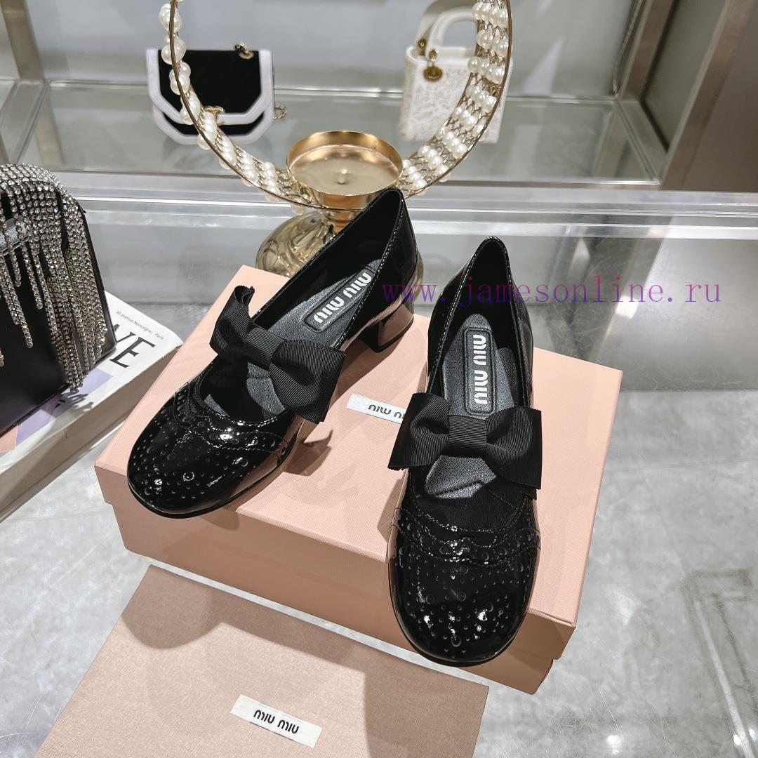 Top TierMIU MIU SS25 Early Spring Fashion Show New Retro Thick Heel Round Head Mary Jane Bow El m9rjgdat - Image 5