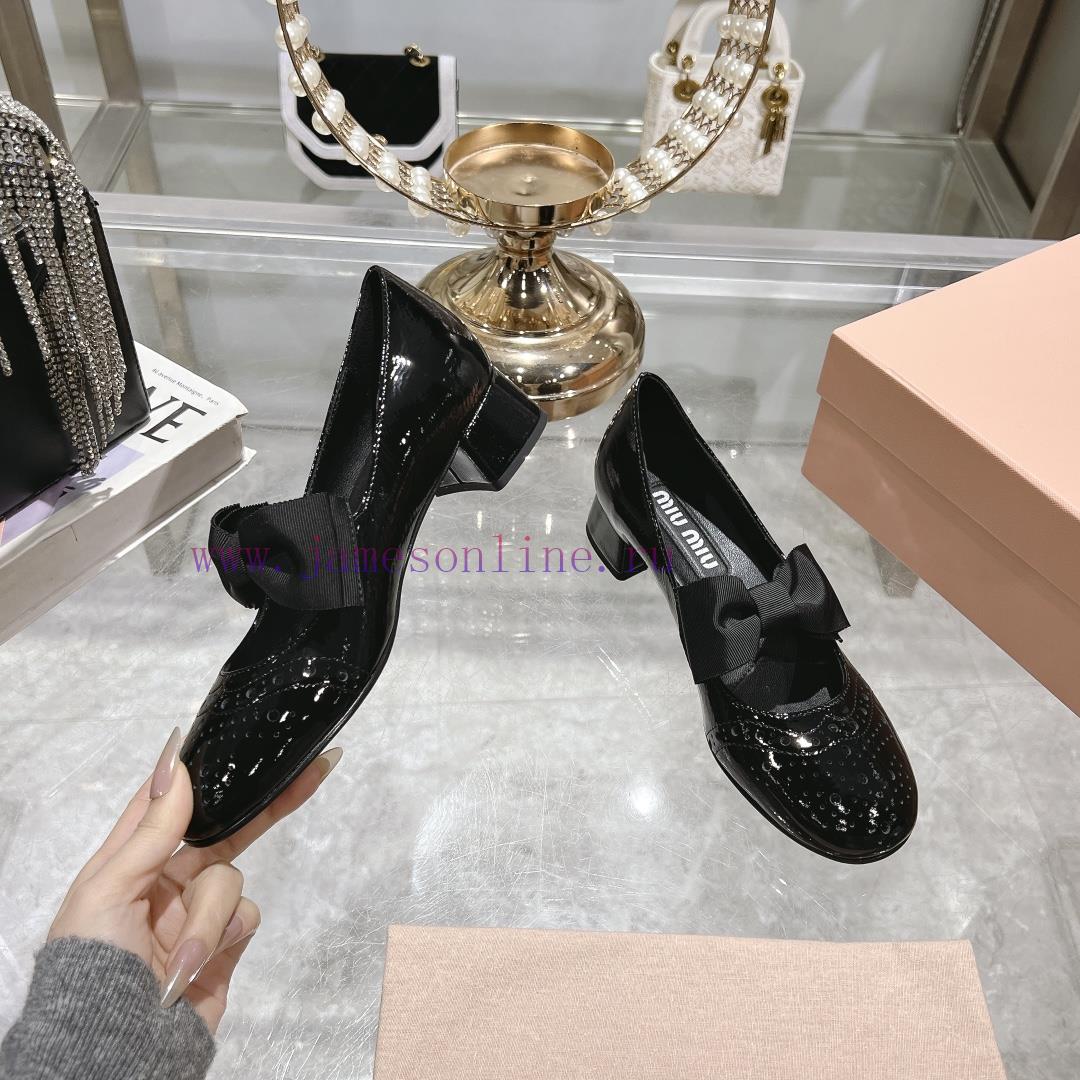 Top TierMIU MIU SS25 Early Spring Fashion Show New Retro Thick Heel Round Head Mary Jane Bow El m9rjgdat - Image 6
