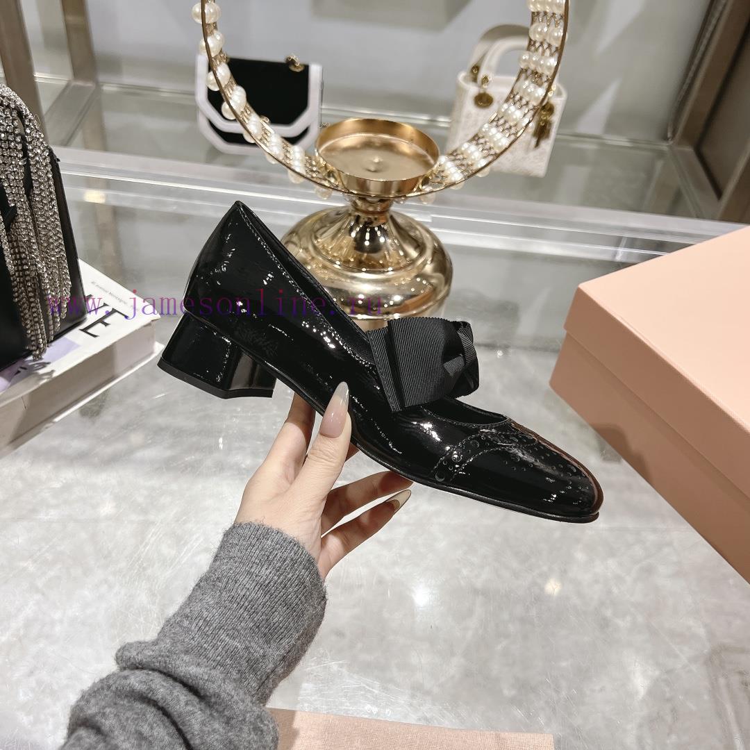 Top TierMIU MIU SS25 Early Spring Fashion Show New Retro Thick Heel Round Head Mary Jane Bow El m9rjgdat - Image 7