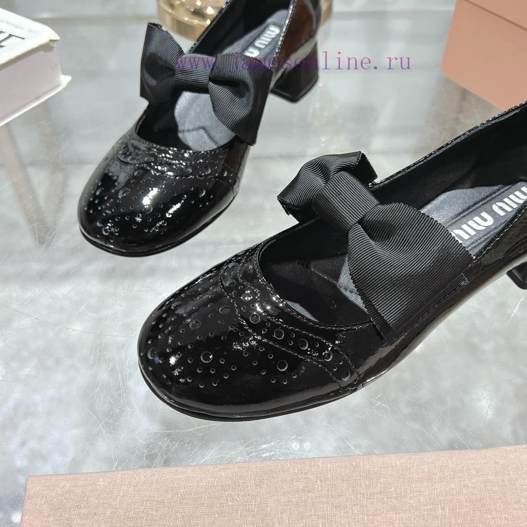 Top TierMIU MIU SS25 Early Spring Fashion Show New Retro Thick Heel Round Head Mary Jane Bow El m9rjgdat - Image 8