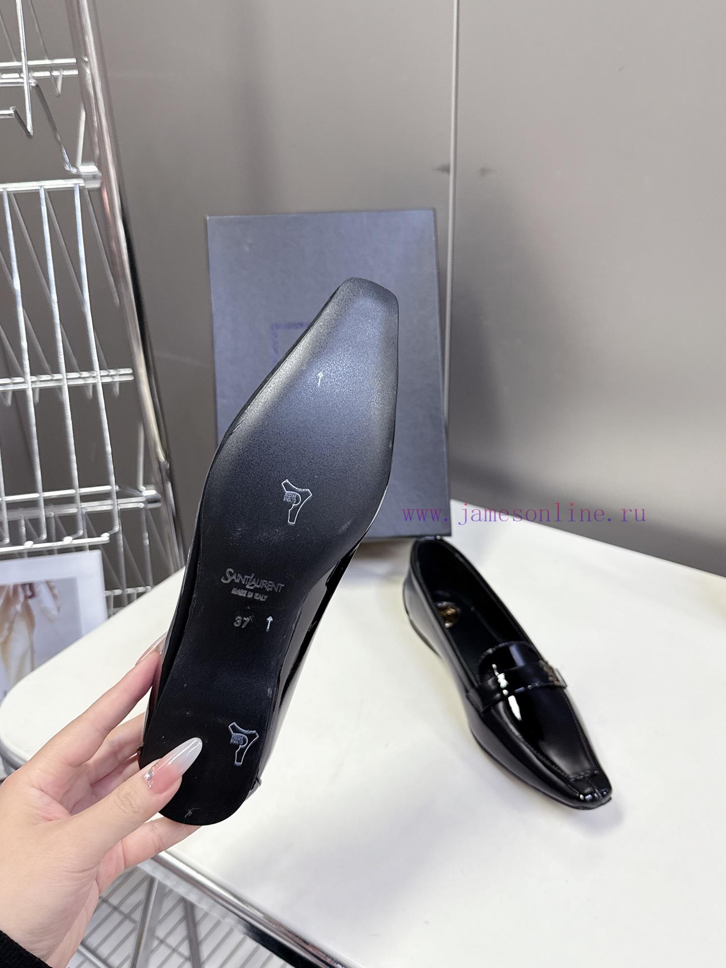 Saint Laurent's Classic Single Shoe Is Super Super Unbeatable And Popular. Every Button In Our y4srsl9y - Image 10