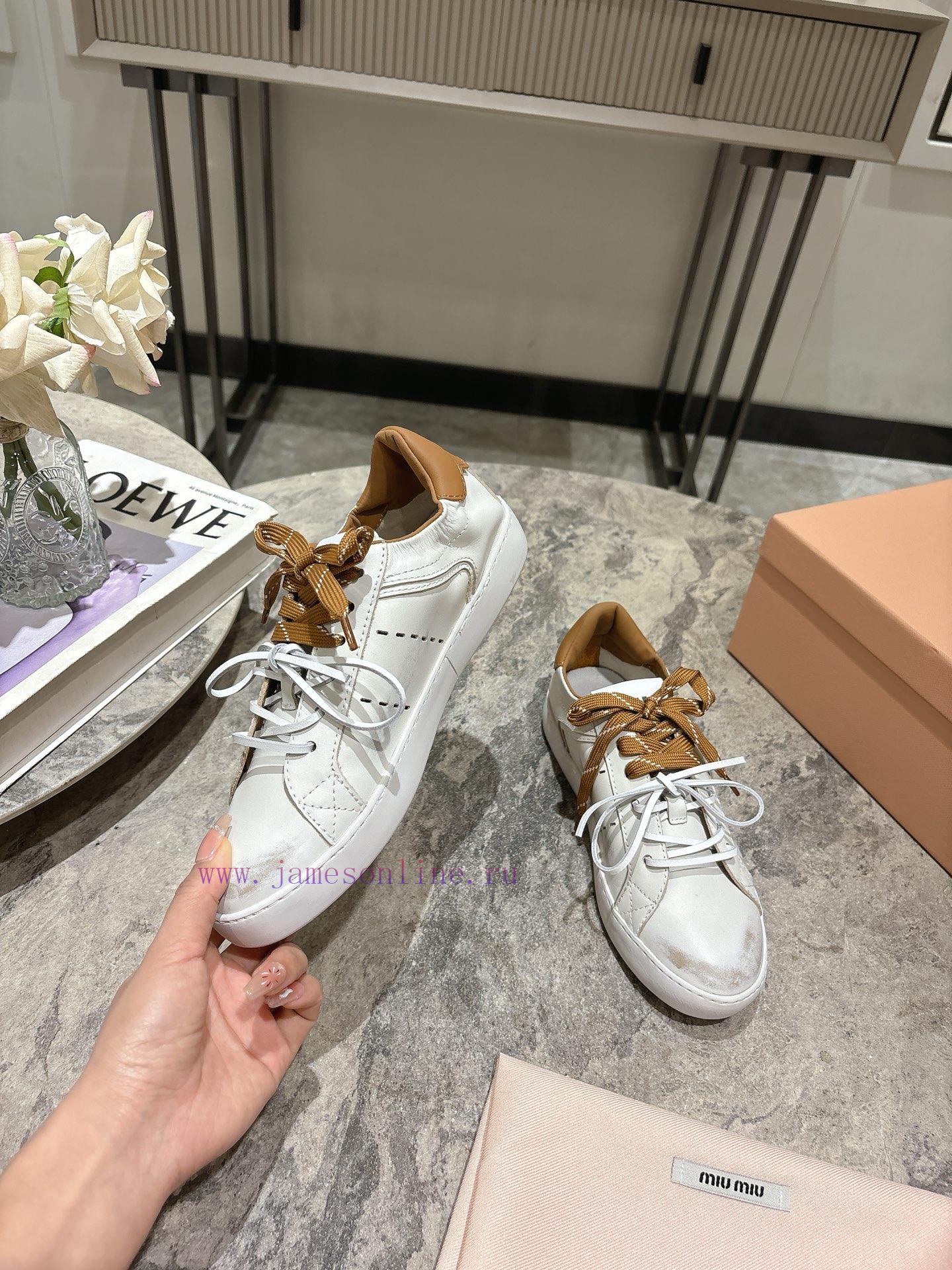 Miumiu's Latest Early Spring Fashion Show Casual Dirty Shoes/sports White Shoes Is A Popular It i3ey4fu5 - Image 4